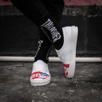 Vans X Supreme Classic Shoes(EU36-44) - Intl April 2018 - 5 Vans x supreme Classic shoes(EU36-44) - intl - 5